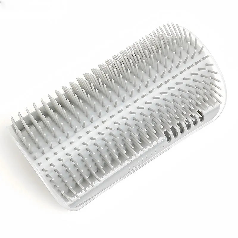 Griffoir et brosse de massage pour chat