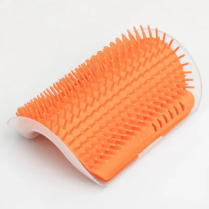 Griffoir et brosse de massage pour chat
